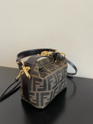 FENDİ İTHAL ÇANTA